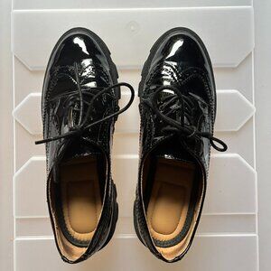 Kelly and Katie Black Patent Oxford Shoes Size 7.5